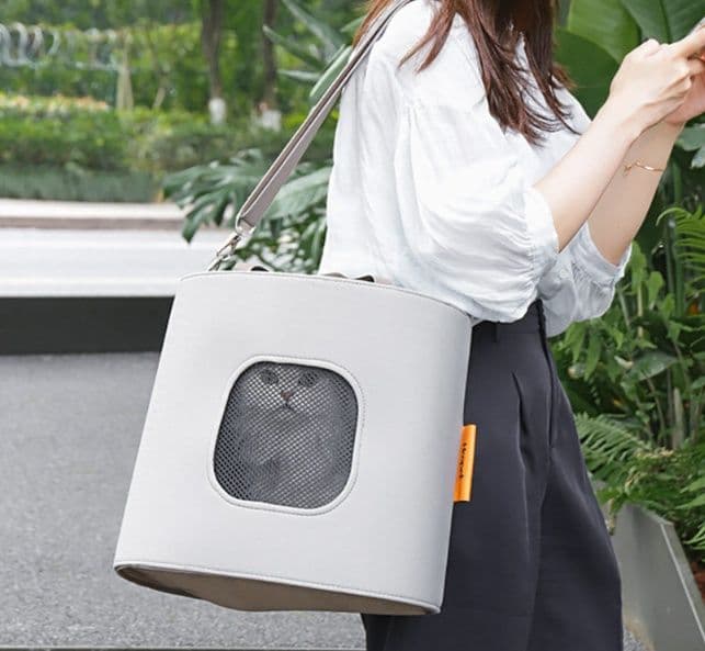 猫キャリーバッグ 通気性抜群折りたたみ式猫用肩掛け移動鞄