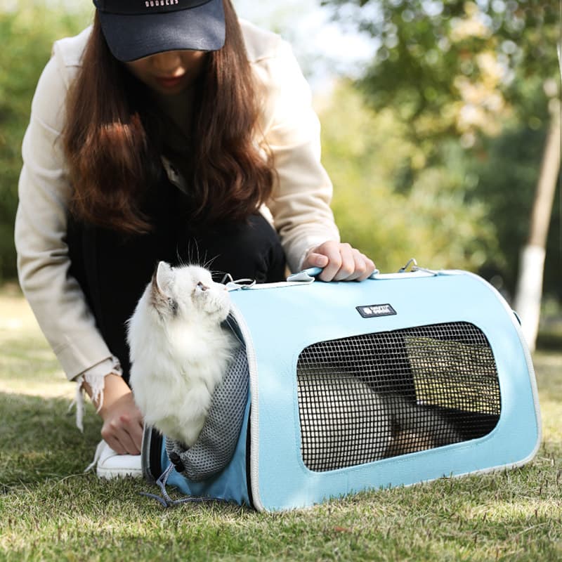 猫キャリーバッグ 通気性抜群メッシュ窓付き猫用ソフトキャリーバッグ