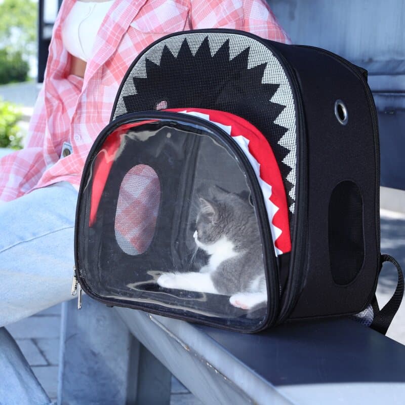 猫キャリーバッグ 鮫モチーフ透明窓付き猫用背負い式キャリー